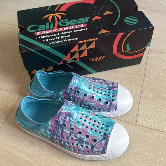 Skechers Cali Gear Turquoise and Purple Shoes NEW IN BOX - Picture 3 of 9